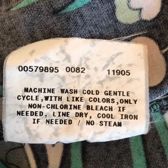 A. Byer V Neck Black and Green Botanical Top - Picture 9 of 13